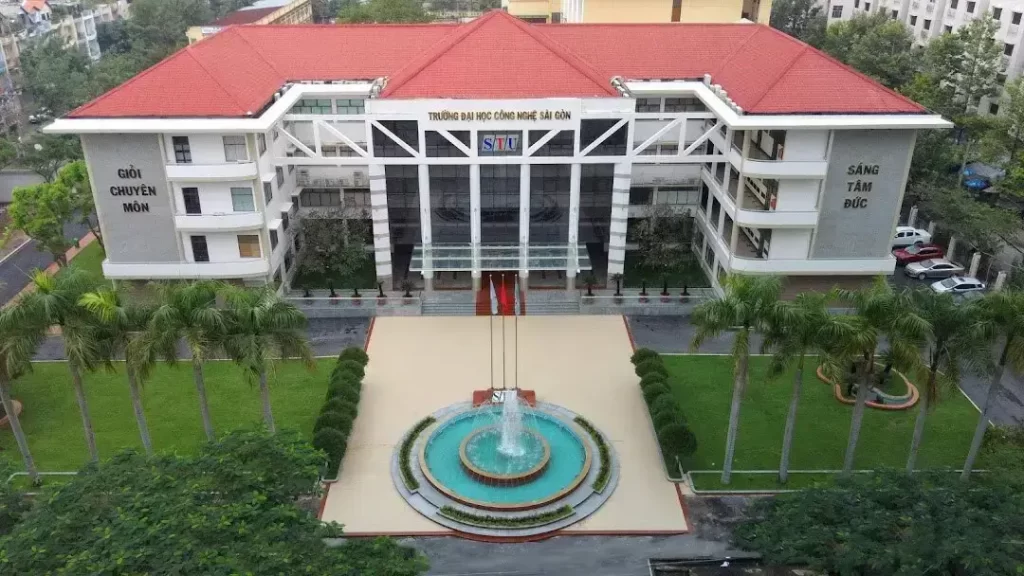Khuôn viên trường Đại học Công nghệ Sài Gòn
